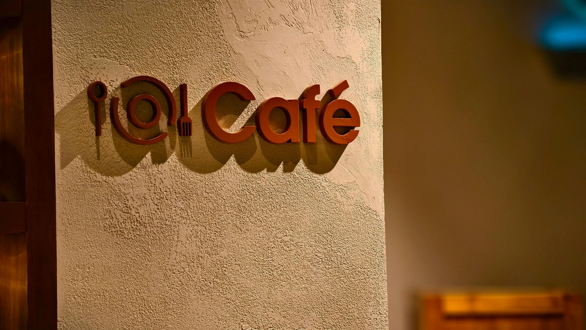 Professional reviewing website on monitor