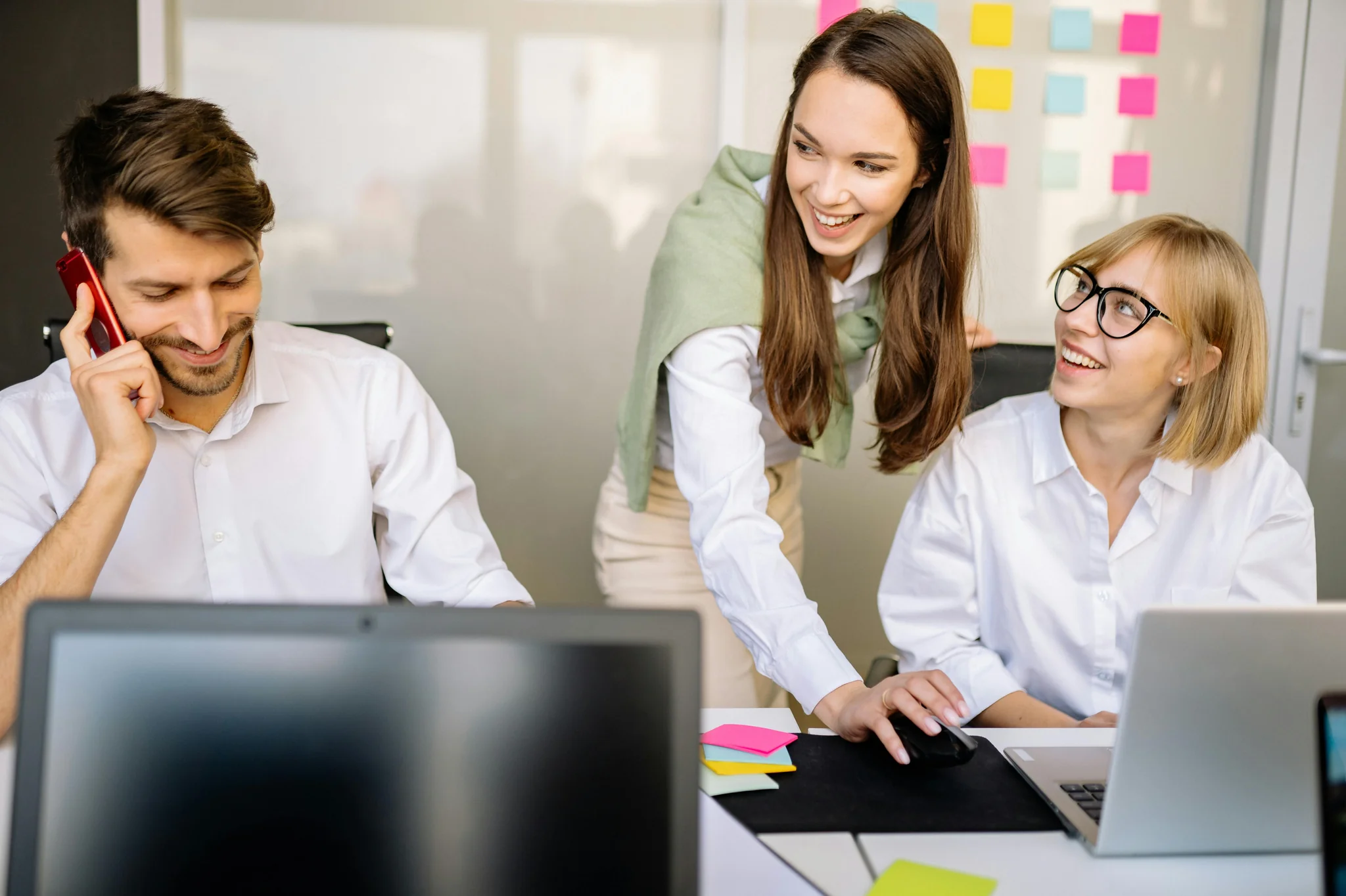 Collaborative team meeting on workflow